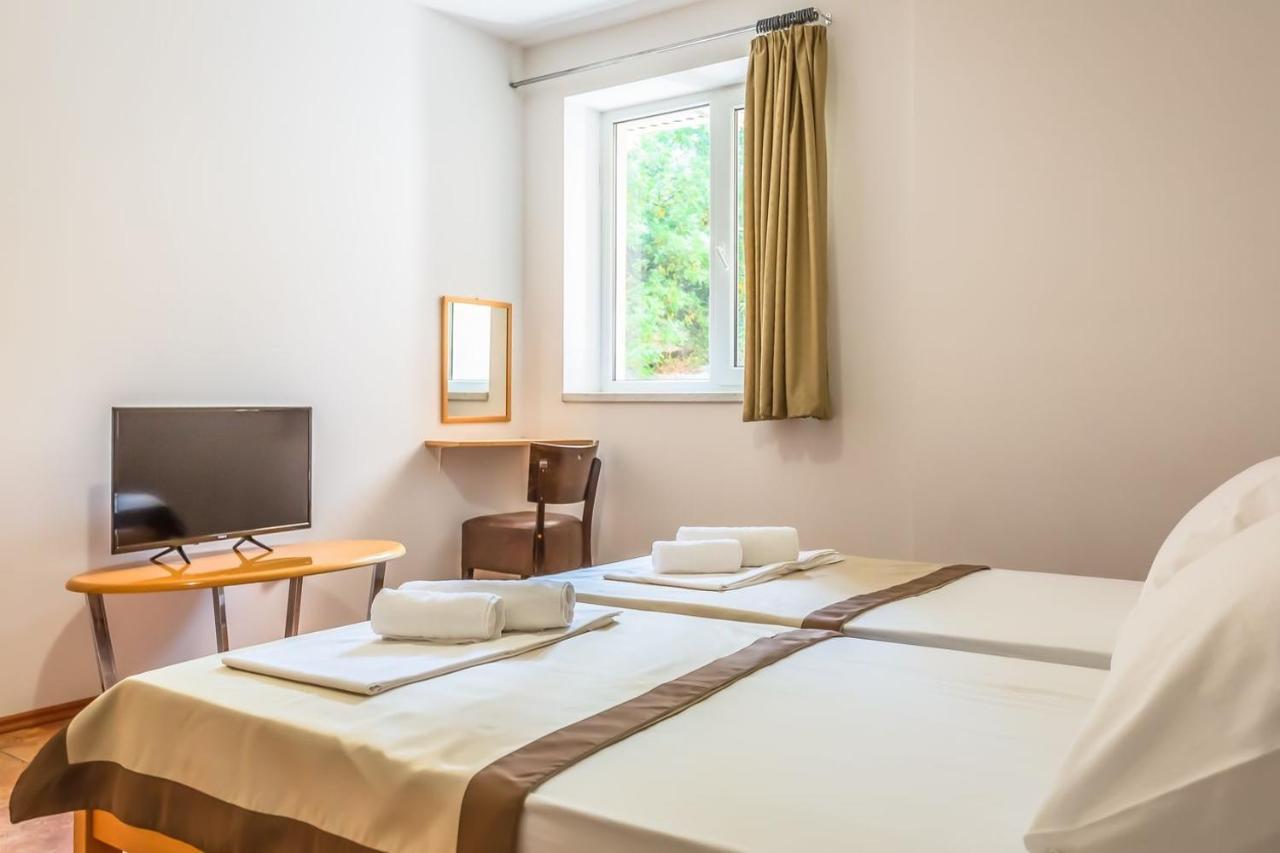 Motel Ljetni Raj 巴什卡沃达 外观 照片