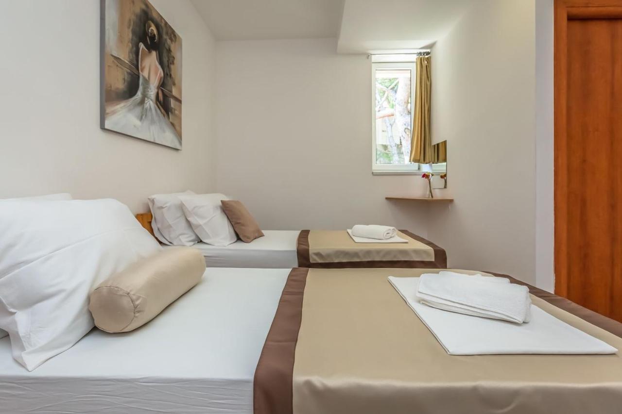 Motel Ljetni Raj 巴什卡沃达 外观 照片