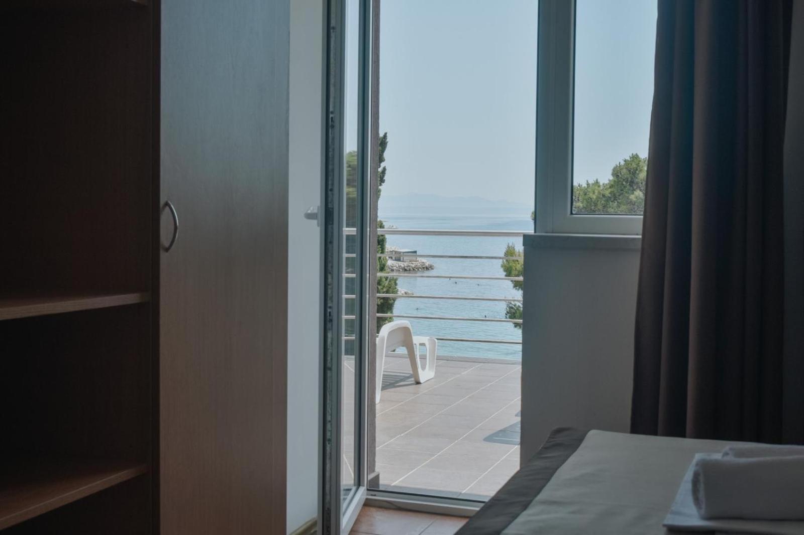 Motel Ljetni Raj 巴什卡沃达 外观 照片
